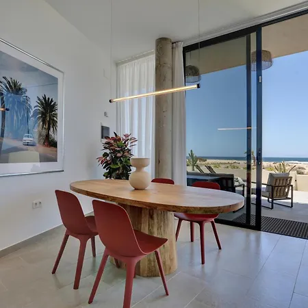 Kokomo Beachfront *