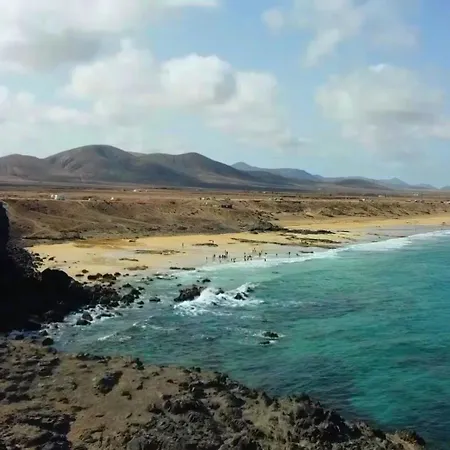 Kokomo Beachfront Apartment *
