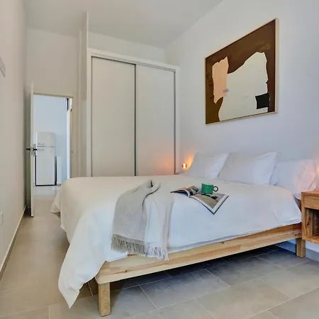 Kokomo Beachfront Apartament